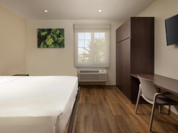 Extended Suites Queretaro Juriquilla : photo 5 de la chambre suite lit queen-size