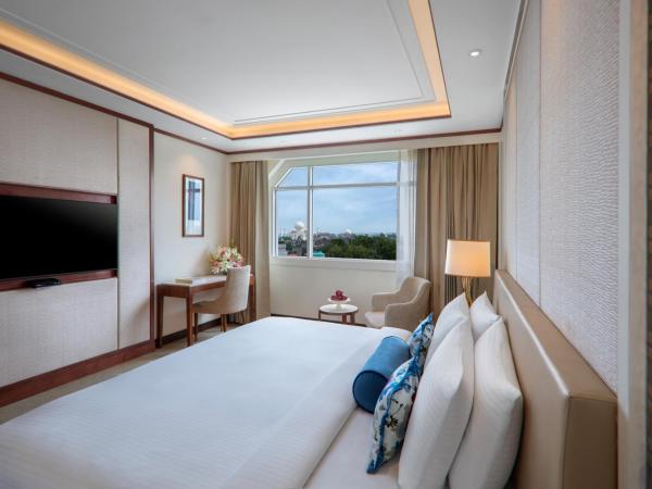 Tajview, Agra-IHCL SeleQtions : photo 1 de la chambre executive room taj mahal view king bed