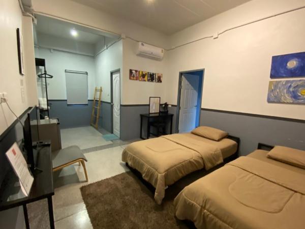 บ้านสุขซอย5 : photo 5 de la chambre chambre quadruple deluxe