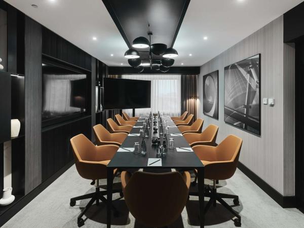 Radisson Collection Hotel, Warsaw : photo 7 de la chambre suite avec accès au salon