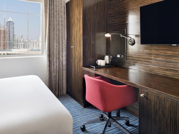 Holiday Inn Express Dubai Safa Park, an IHG Hotel : photo 2 de la chambre chambre standard