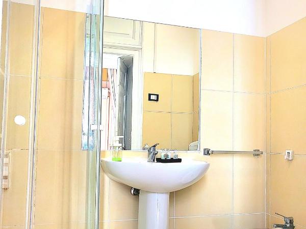 varcOrtigia Bed and Breakfast : photo 2 de la chambre chambre triple avec balcon