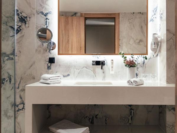 City Hotel Dubrovnik : photo 6 de la chambre grande chambre double ou lits jumeaux