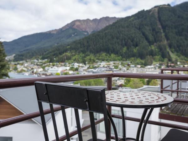 Caples Court Motel & Apartments : photo 1 de la chambre appartement 1 chambre exécutif avec vue sur le lac