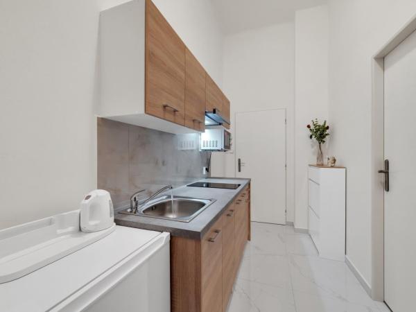 Rezidence Villa Gloria : photo 2 de la chambre studio avec balcon