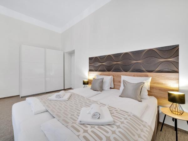 Rezidence Villa Gloria : photo 5 de la chambre studio avec balcon