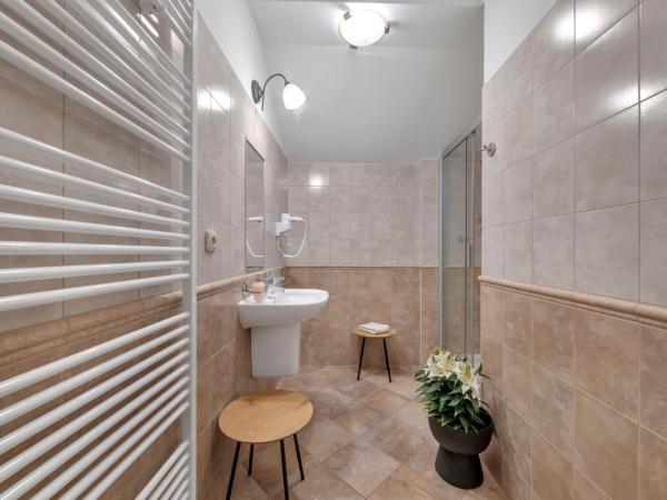 Rezidence Villa Gloria : photo 9 de la chambre appartement mansardé