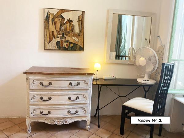 Nice Center Room : photo 4 de la chambre chambre double avec salle de bains commune