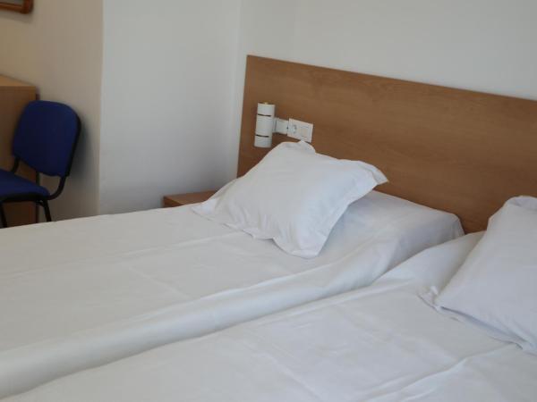 Pension Campello The Blue Med : photo 4 de la chambre chambre double ou lits jumeaux