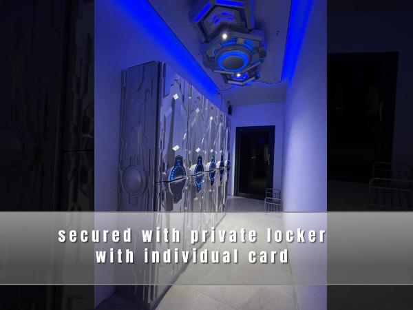 PERA SPACE Capsule Hotel : photo 2 de la chambre lit simple dans dortoir de 10 lits