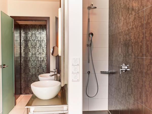 Steigenberger Hotel Herrenhof : photo 3 de la chambre suite