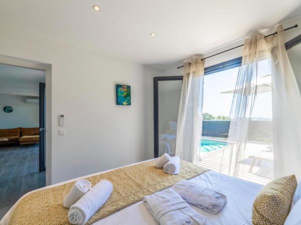 Résidence Pierre & Vacances Premium Les Terrasses d'Arsella : photo 1 de la chambre maison 4 chambres avec climatisation, piscine privée de 4 mètres et terrasse (8 adultes)