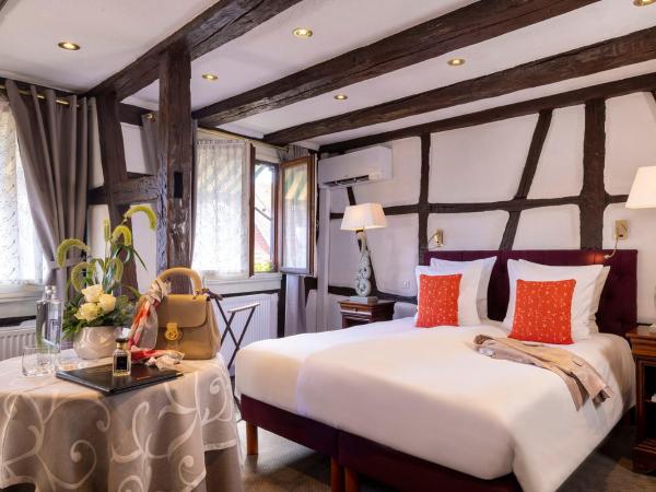 Hotel Restaurant Le Maréchal - Teritoria : photo 2 de la chambre chambre double avec baignoire balnéo