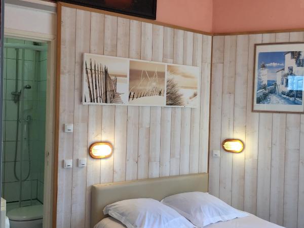 AUBERGE RIVA BELLA : photo 3 de la chambre chambre double ou lits jumeaux avec douche