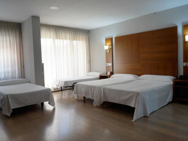 Cesaraugusta : photo 2 de la chambre chambre quadruple