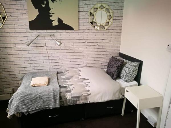 THE KINGSVIEW TOWNHOUSE - Boutique Hostel : photo 3 de la chambre maison 8 chambres