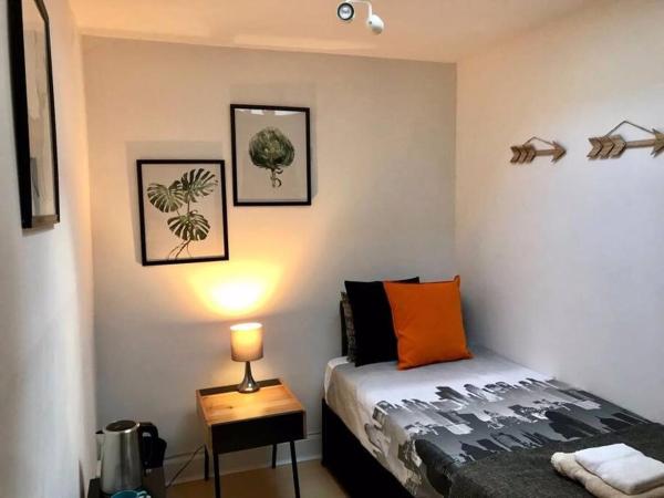 THE KINGSVIEW TOWNHOUSE - Boutique Hostel : photo 5 de la chambre maison 8 chambres