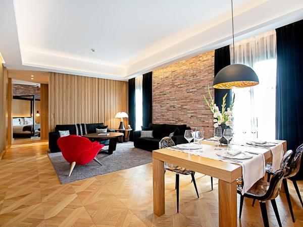 Monument Hotel : photo 8 de la chambre suite supérieure avec vue sur la ville