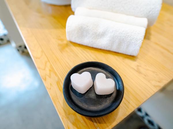 Hotel con Corazón : photo 10 de la chambre chambre lit king-size