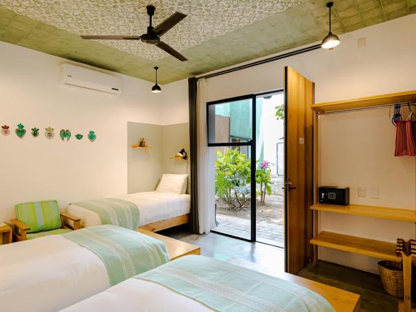 Hotel con Corazón : photo 3 de la chambre chambre lit king-size avec lit d'appoint