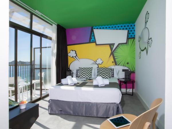 Casual Pop Art Benidorm : photo 1 de la chambre chambre double avec balcon - vue sur mer