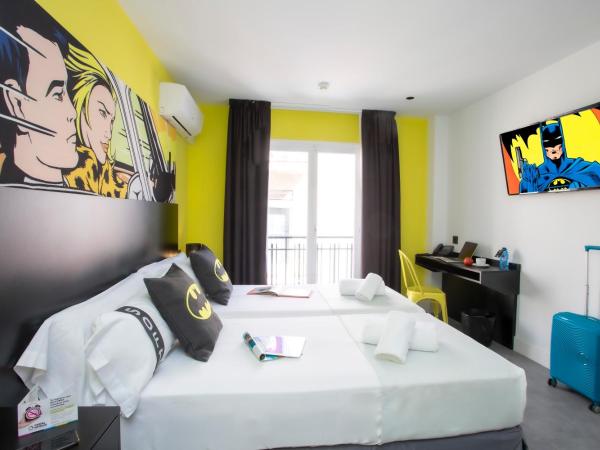 Casual Pop Art Benidorm : photo 1 de la chambre double room with terrace and street view