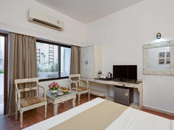 Swaroop Vilas - Lake Facing Boutique Hotel : photo 7 de la chambre chambre double deluxe avec balcon