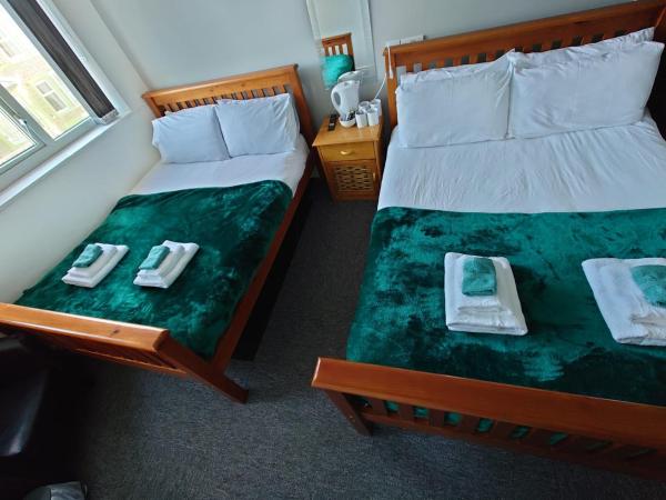 High Tide Hotel Oyo : photo 2 de la chambre chambre familiale deluxe