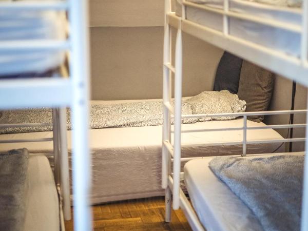 4 Couples & 4 Friends Hostel : photo 4 de la chambre chambre familiale avec salle de bains