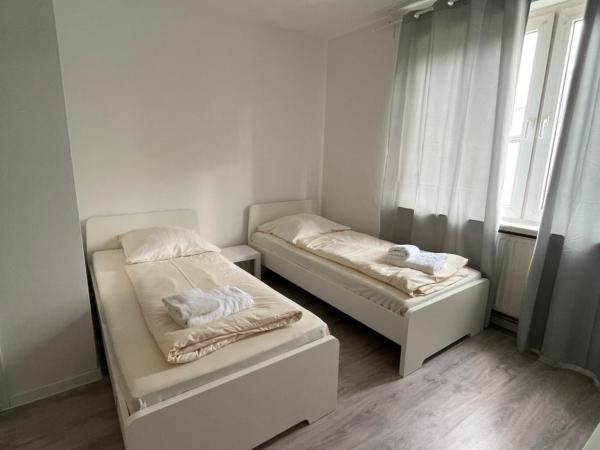 Tyros Hotel und Gästehaus am Weidendamm : photo 2 de la chambre chambre double