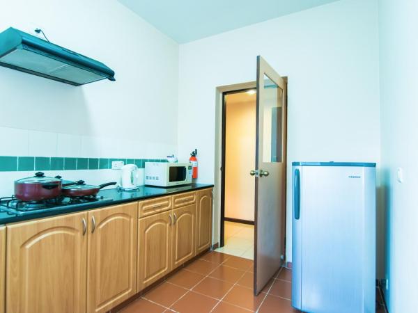 Halcyon Hotel Residences Koramangala - Bangalore : photo 3 de la chambre appartement 2 chambres de luxe avec cuisine