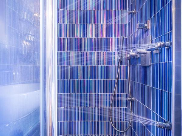 Apostrophe Hôtel : photo 4 de la chambre chambre double standard avec douche à jets d'hydromassage