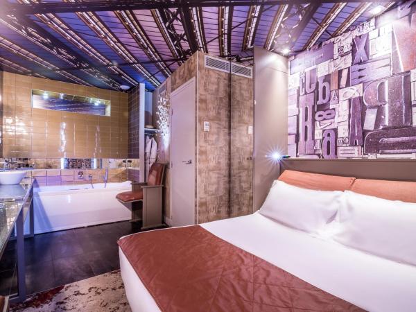 Apostrophe Hôtel : photo 3 de la chambre chambre double balneo avec baignoire de chromothérapie
