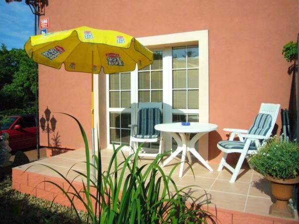 Pension Villa Marit : photo 5 de la chambre chambre double avec patio