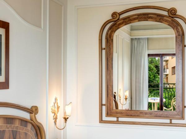 Grand Hotel de la Ville : photo 3 de la chambre chambre simple avec balcon