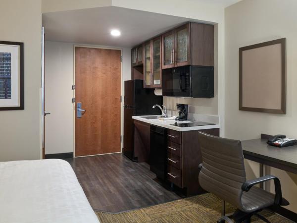 Candlewood Suites NYC -Times Square, an IHG Hotel : photo 7 de la chambre studio lit queen-size - accessible aux personnes à mobilité réduite