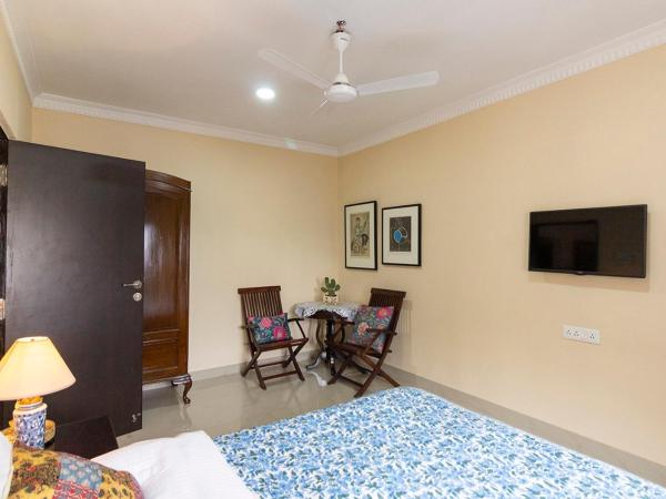 Neelam Bed & Breakfast : photo 6 de la chambre chambre lit king-size avec salle de bains privative