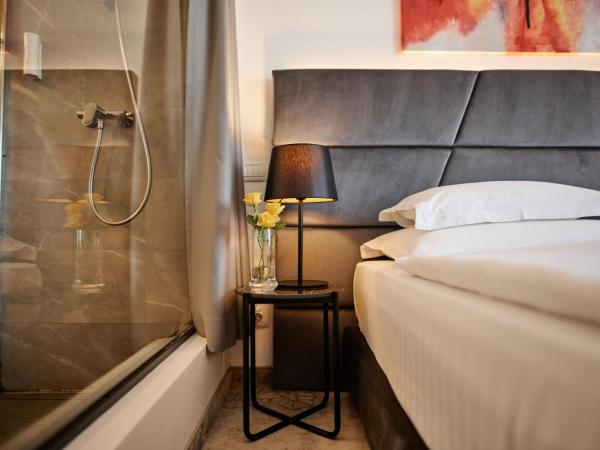 Hotel Paris : photo 5 de la chambre chambre double standard