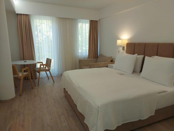 Gartenhotel Altmannsdorf : photo 4 de la chambre chambre double - vue sur jardin