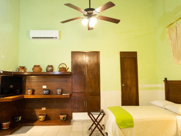 Hotel Boutique La Mision De Fray Diego : photo 6 de la chambre studio avec salon, salle à manger, cuisine Équipée et entrée indépendante