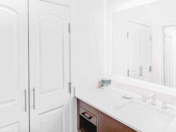 Staybridge Suites - Nashville - Vanderbilt, an IHG Hotel : photo 7 de la chambre suite 2 chambres avec 2 salles de bains et baignoire accessible aux personnes à mobilité réduite - non-fumeurs