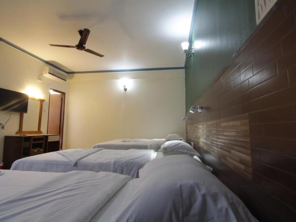 Hotel Adam : photo 10 de la chambre chambre familiale