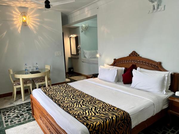 Hotel The Tiger : photo 4 de la chambre chambre familiale - vue sur lac