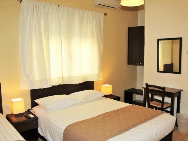 Rea Hotel : photo 7 de la chambre chambre triple Économique