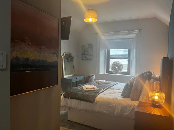 Woodquay House : photo 3 de la chambre chambre double avec salle de bains privative