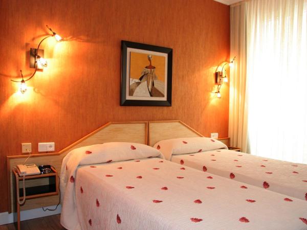 Hostal Paris : photo 6 de la chambre chambre lits jumeaux