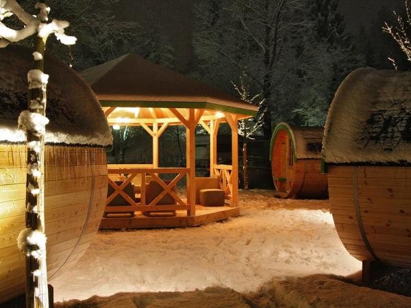 Ferienparadies Natterer See : photo 8 de la chambre lit tonneau