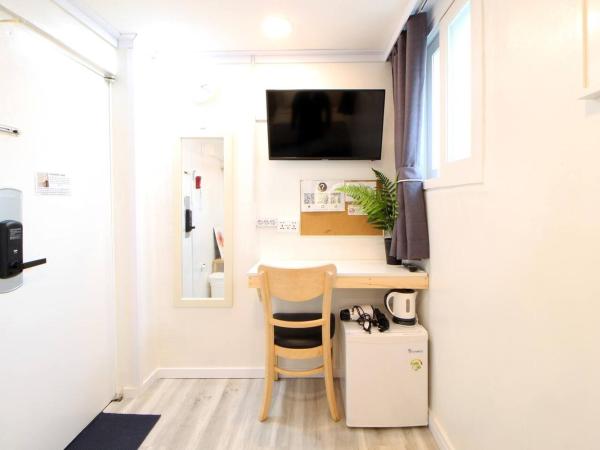 Seoul Mansion Guesthouse : photo 10 de la chambre chambre double avec salle de bains privative