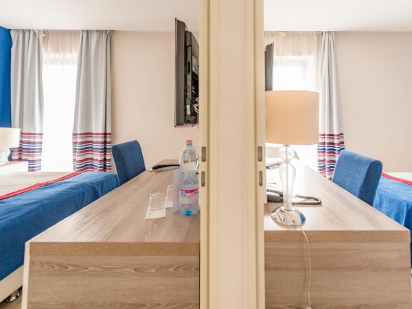 Estilo Fashion Hotel Budapest : photo 3 de la chambre chambre familiale communicante