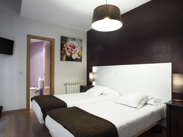 THC Gran Via Hostel : photo 7 de la chambre chambre lits jumeaux